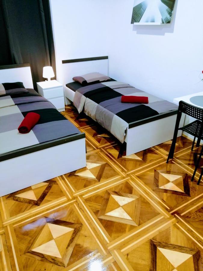 Zpula Center Studio Apartments Eksteriør billede