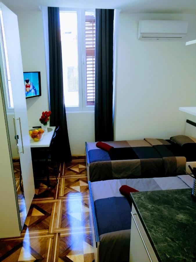 Zpula Center Studio Apartments Eksteriør billede
